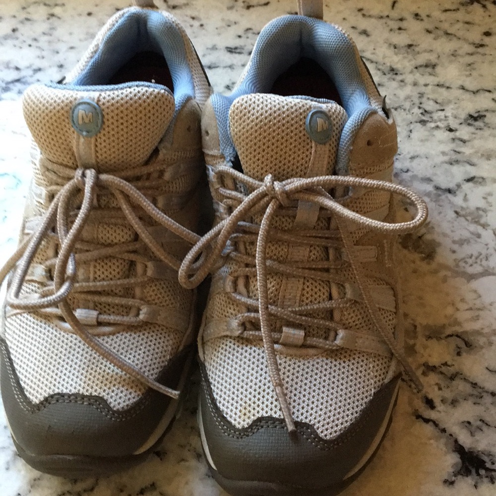 Merrell trail shoe/sneaker